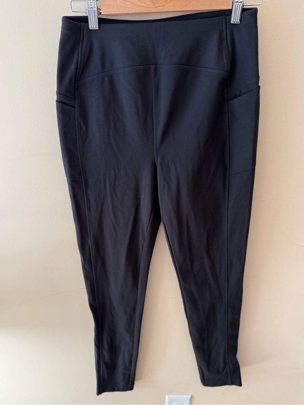 T by Talbots black athletic legging nylon spandex ankle length size M
